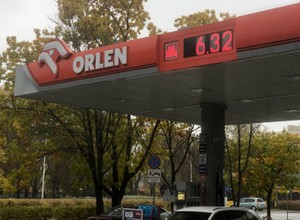 W tydzień drożej o 30 gr/l. Benzyna premium kosztuje już prawie 7 zł