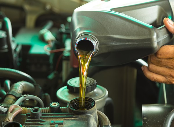 Tak auto "prosi" o wymianę oleju silnikowego. Szybko odczujesz różnicę