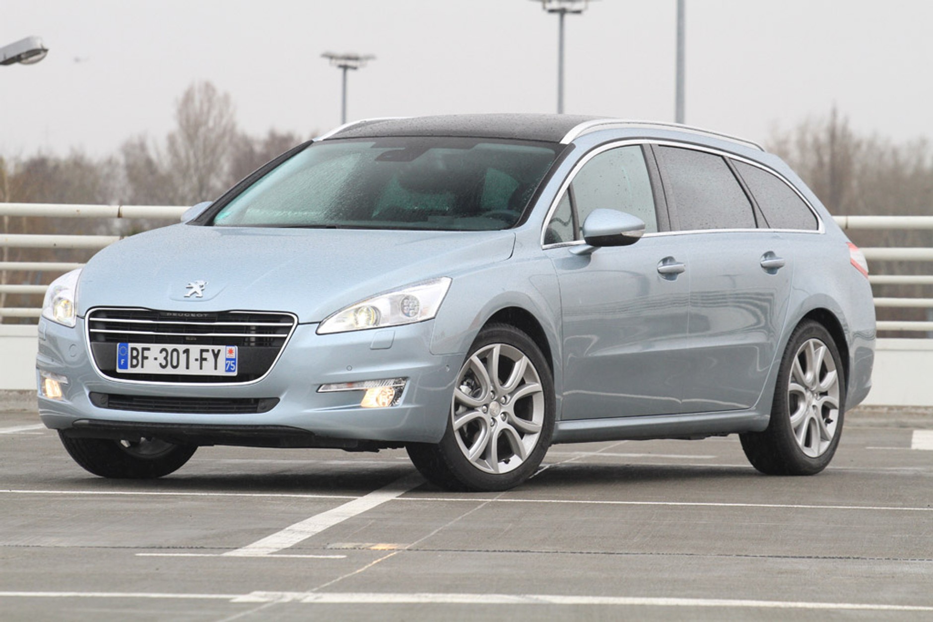 Peugeot 508 SW kontra Renault Laguna Grandtour: wybierasz styl czy funkcjonalność?