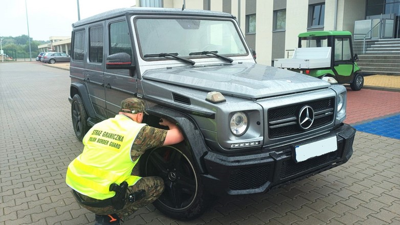 Mercedes o wartości 600 tys. zł odzyskany przez Straż Graniczną z Hrubieszowa