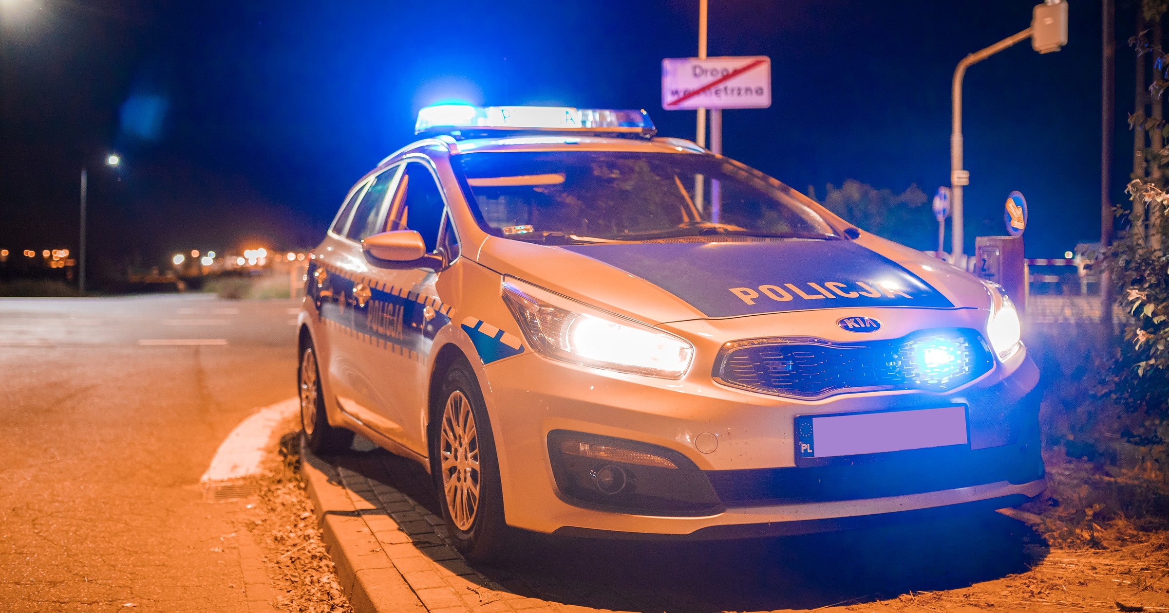 Radiowóz polskiej policji - zdjęcie ilustracyjne