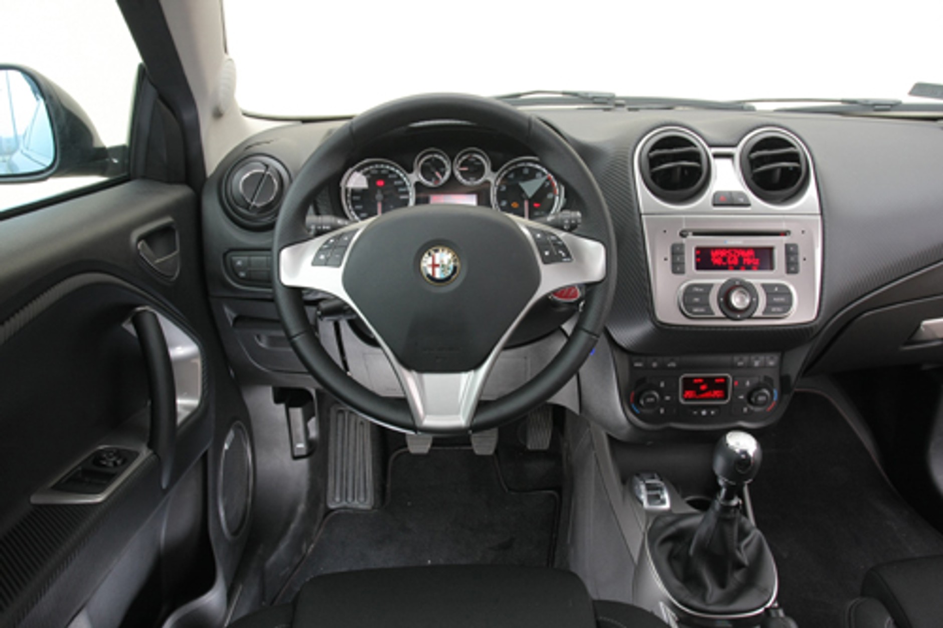 Alfa Romeo MiTo 1.4 Turbo - Czarny charakter