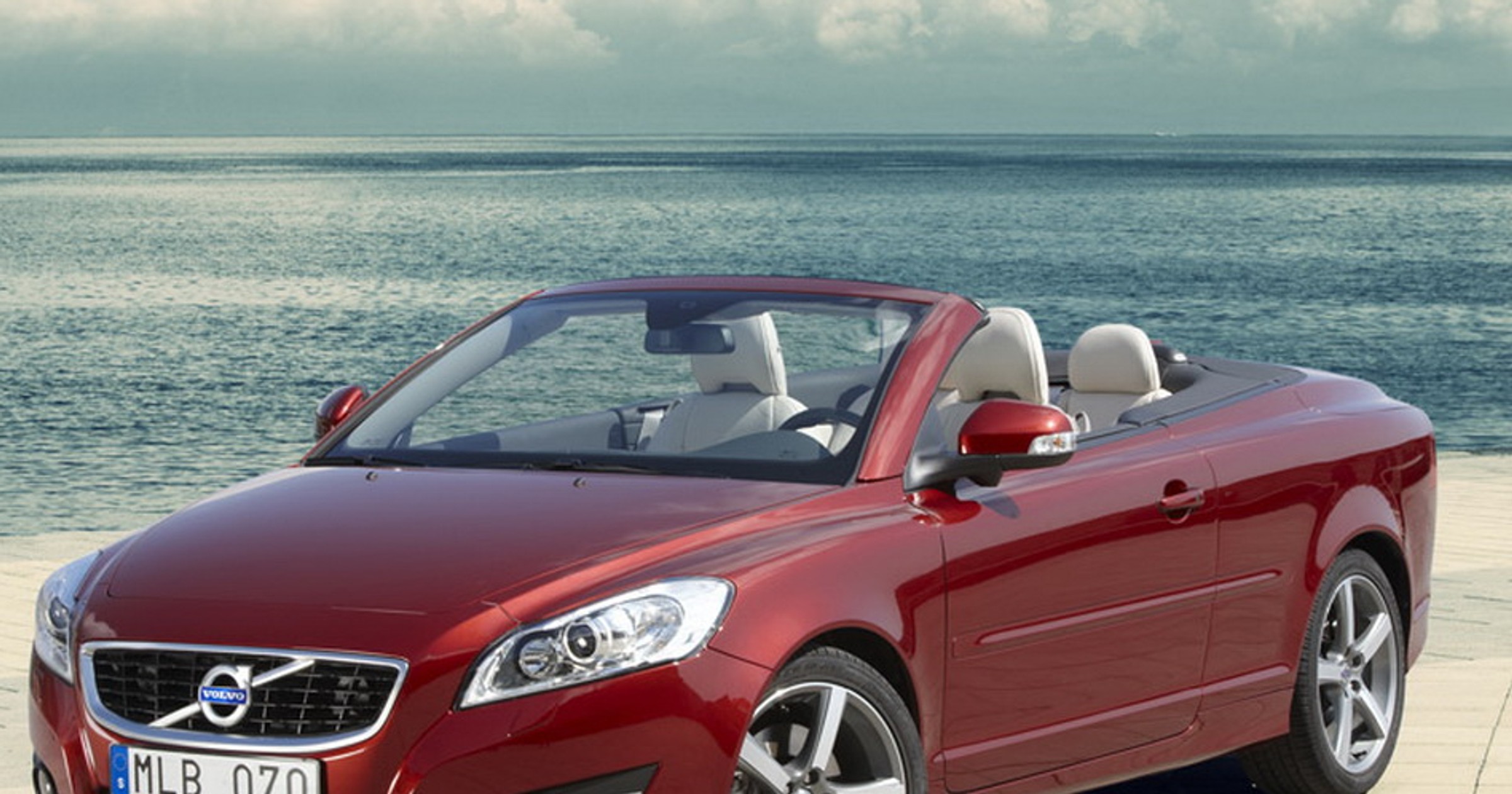 Volvo C70 FL - Coupe-cabrio z nową twarzą