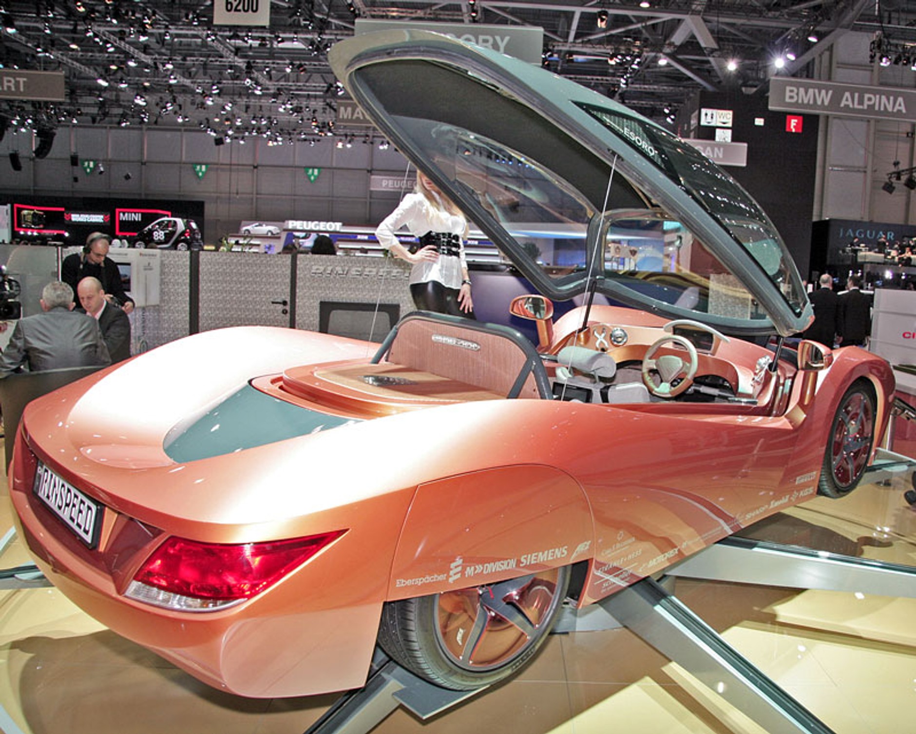 Genewa 2009: Rinspeed iChange – elektryczny bolid dla trzech osób