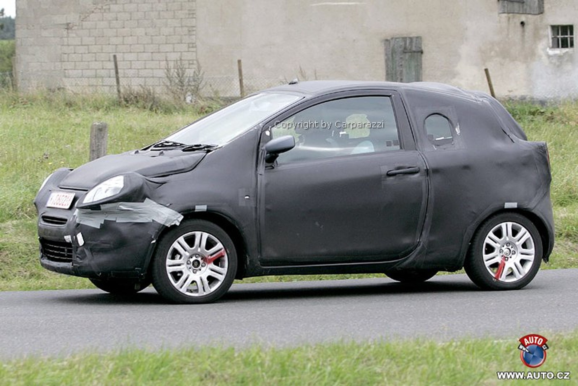 Zdjęcia szpiegowskie: Ford Ka - misja zakończy się w Polsce.