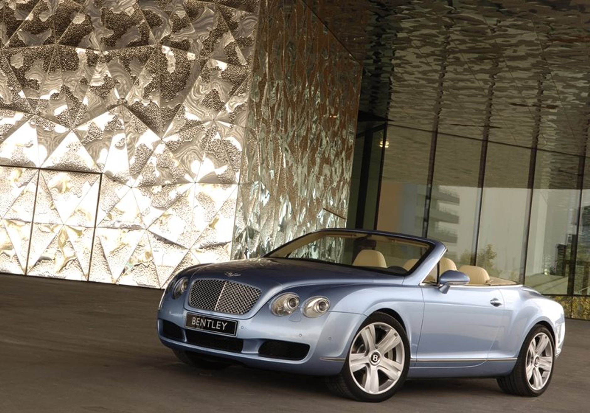 Bentley Continental GTC w produkcji