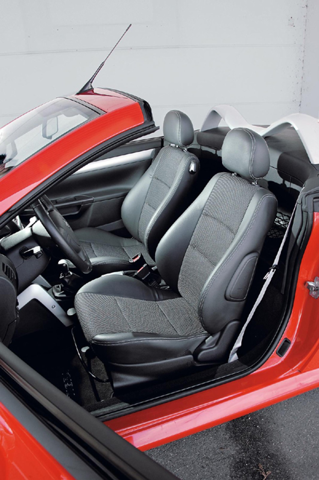 Opel Tigra, Peugeot 207CC, Mitsubishi Colt CZC - Na słońce i na deszcz!