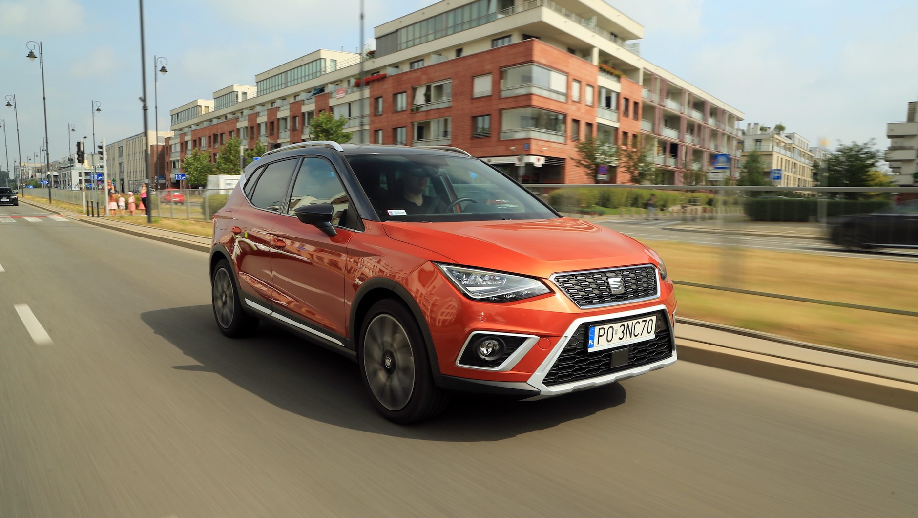Seat Arona charakteryzuje się bardzo dobrymi właściwościami jezdnymi jak na tę klasę samochodu