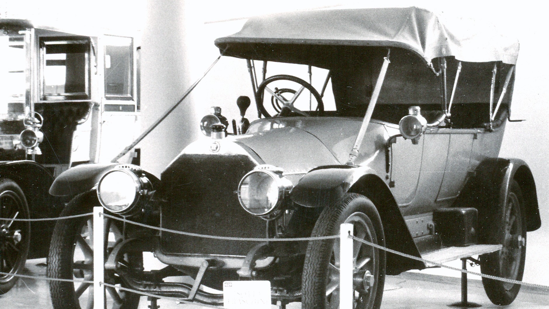 Issota Fraschini Tipo BN 30/40HP z lat 1909-1910, pojazd miał silnik 4-cylindrowy 7960 cm3. Na zdjęciu eksponat Museo dell’Automobile di Torino, prezentowany w latach 70. ubiegłego wieku.