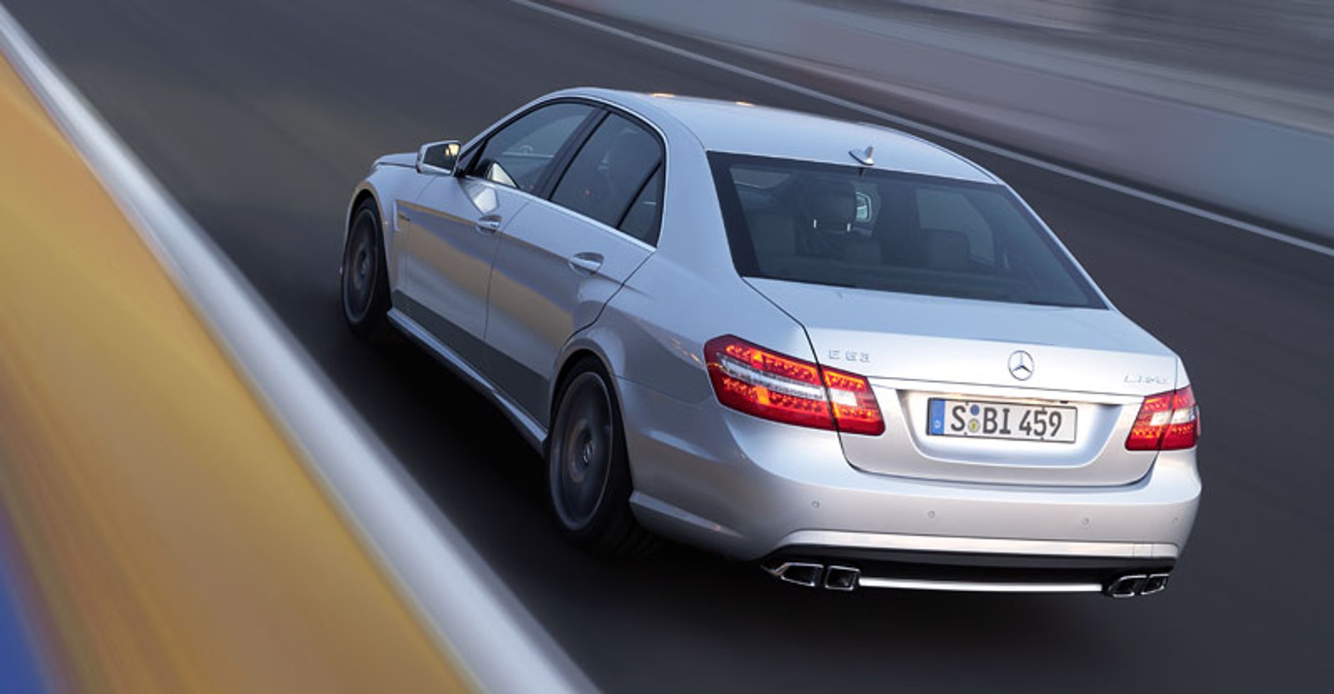 Mercedes-Benz E 63 AMG: pierwsze oficjalne zdjęcia i informacje