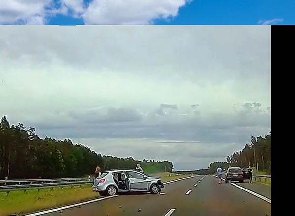 Policja bliska ustalenia tożsamości bandyty bez honoru z niebieskiego VW Arteona
