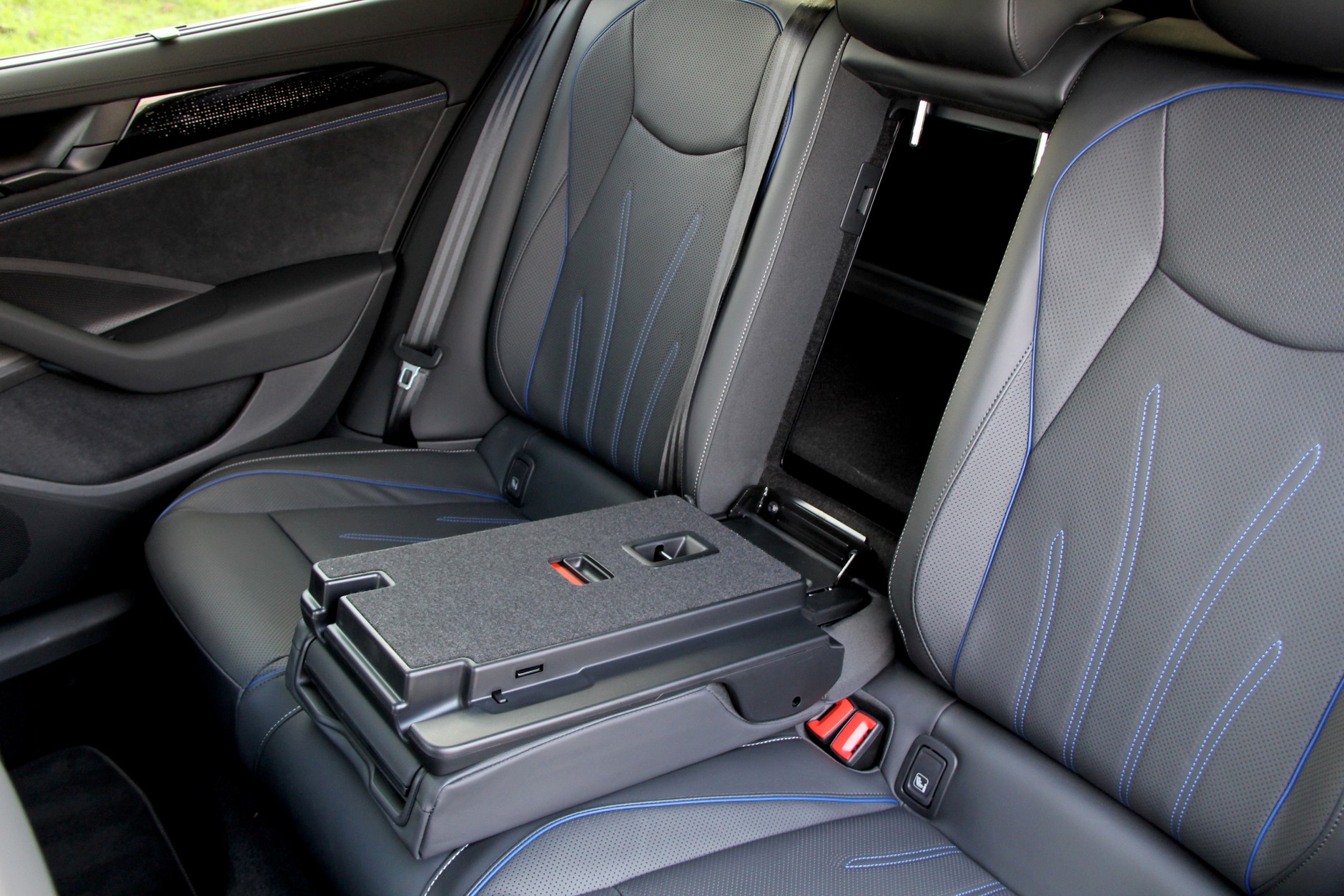 Volkswagen Passat 2.0 TDI R-Line Plus