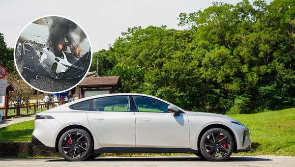 Tak płoną ludzie w chińskim samochodzie bez klamek