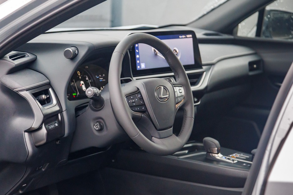 2024 Lexus UX300h