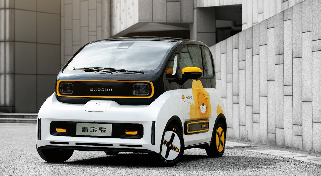 Baojun E300