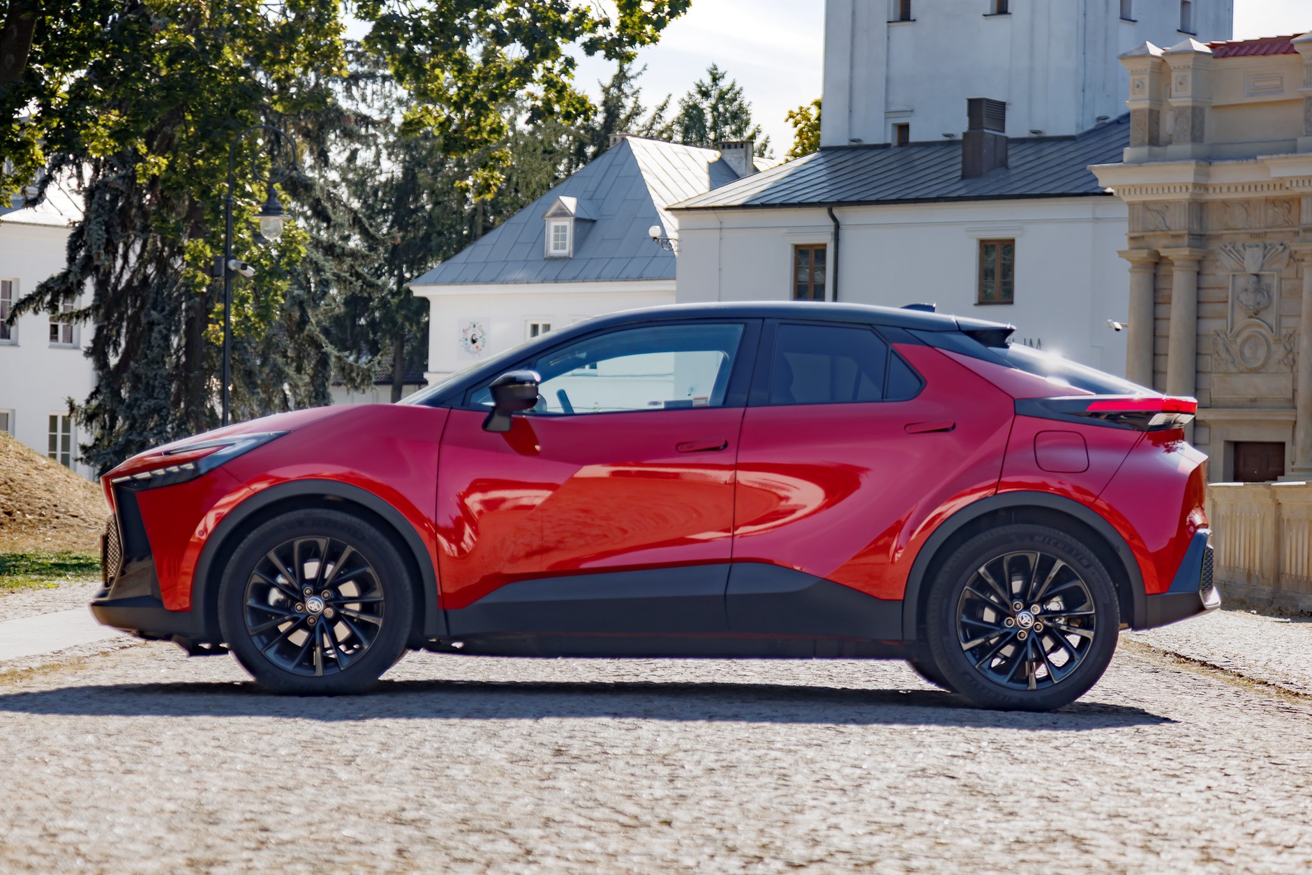 2024 Toyota C-HR PHEV