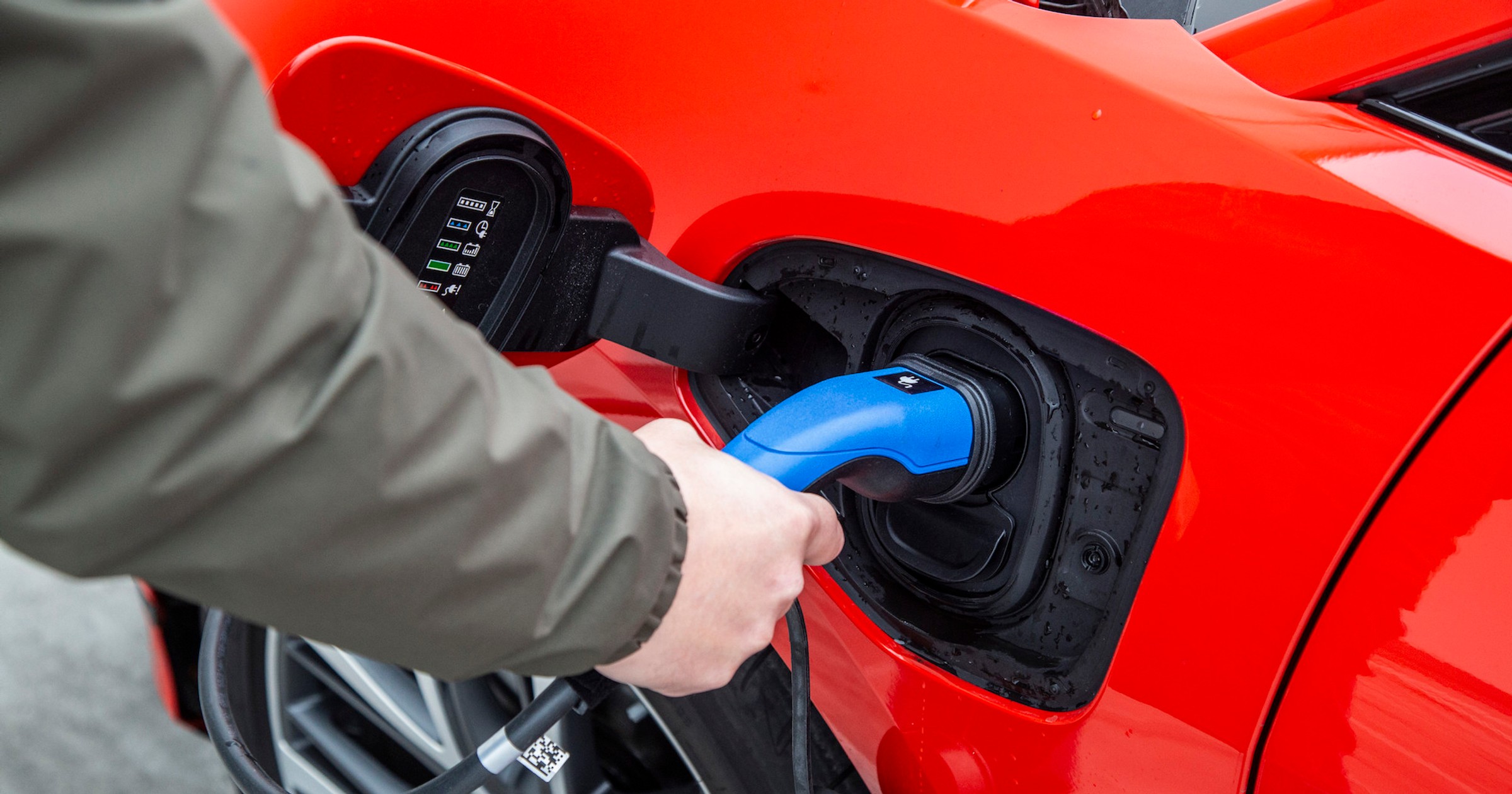 Ładowanie akumulatorów to ta część eksploatacji auta elektrycznego, która sprawia najwięcej problemów.