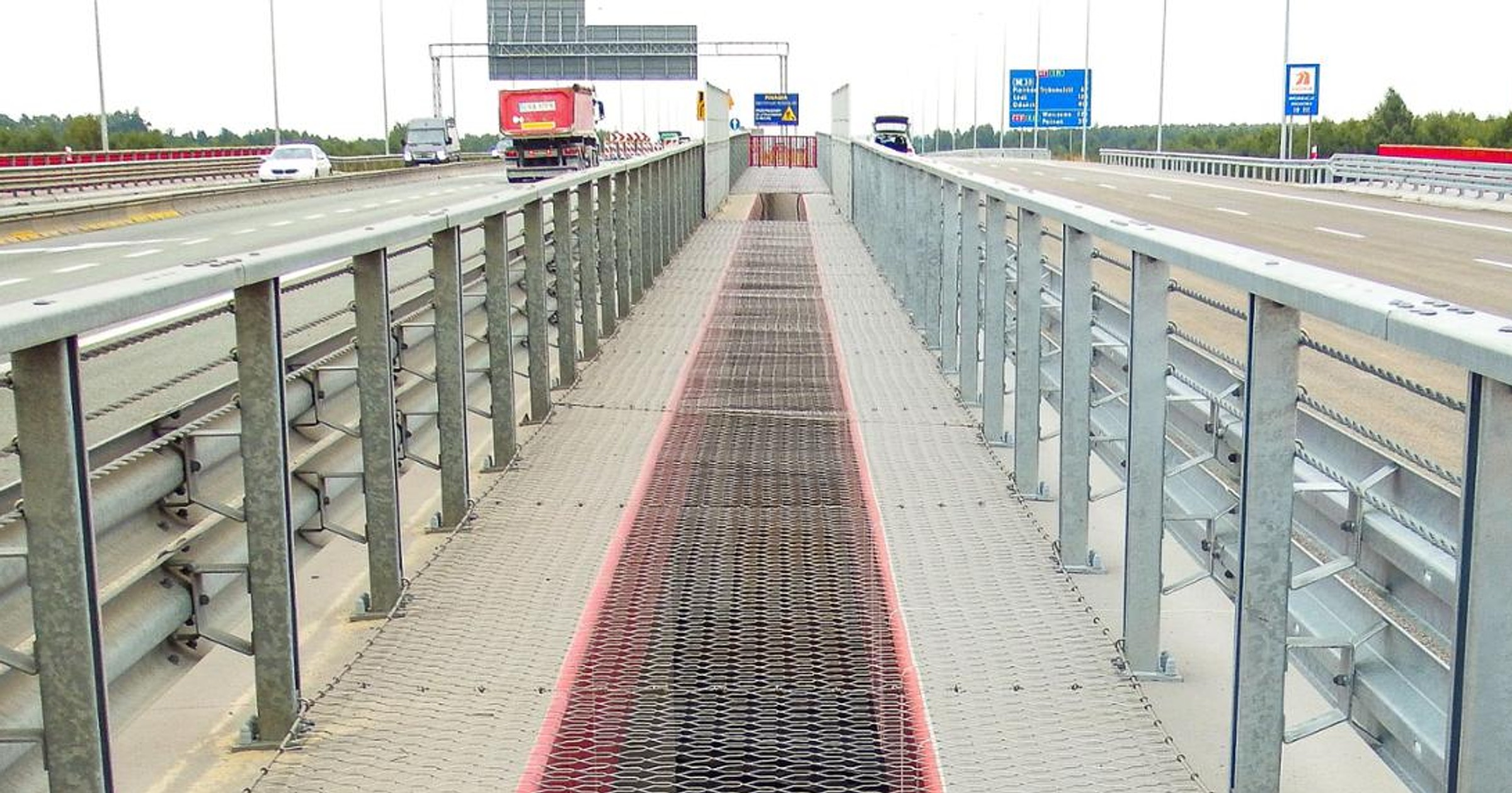 Na autostradach A1 i A4 oraz drogach ekspresowych S1, S52 i S86 zostaną zamontowane zabezpieczenia prześwitów pomiędzy pomostami obiektów mostowych