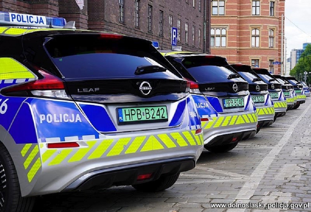 150-konne Nissany zasiliły flotę dolnośląskiej policji