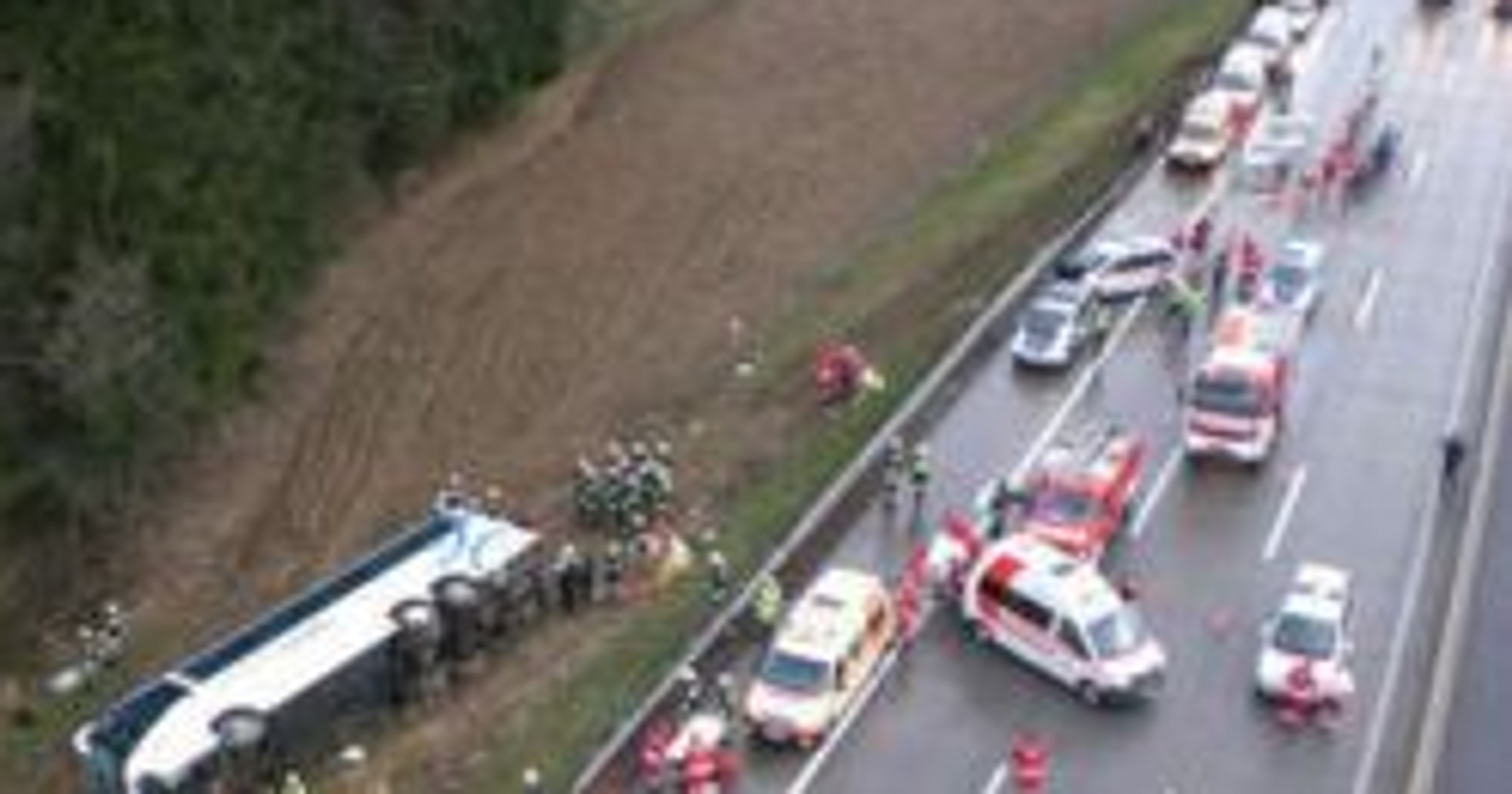 Austria: polski autokar stoczył się z nasypu