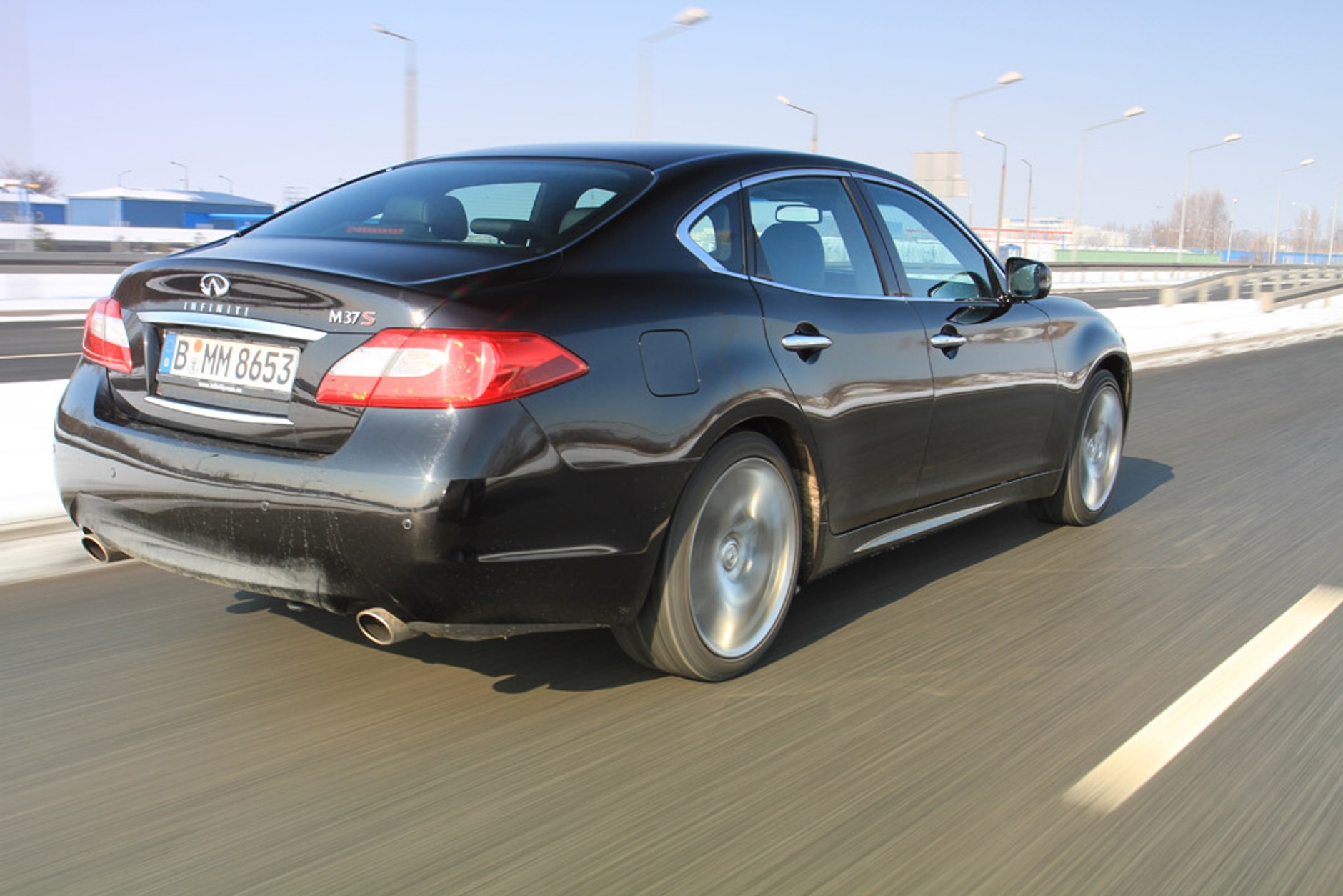 Infiniti M37: otoczyło nas  luksusem