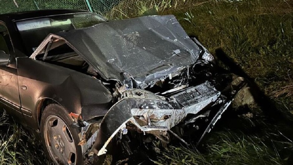 Najechał na inny samochód. Uciekał już pieszo