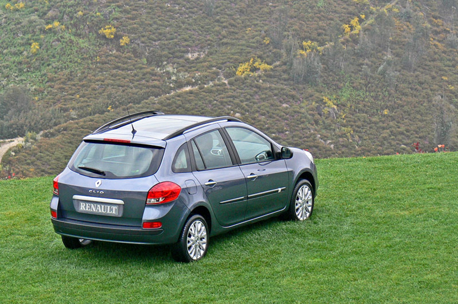 Renault: nowe Clio wkracza do salonów w Polsce (ceny)