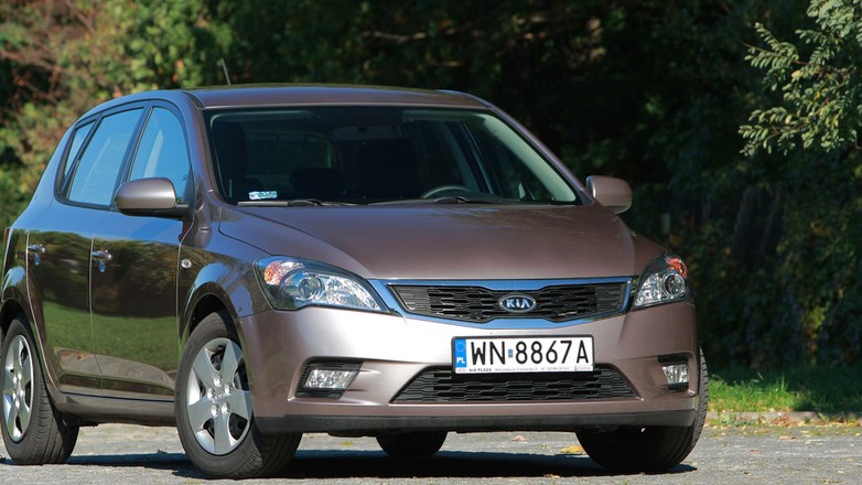 KIA cee'd 1.4: czy podstawowy silnik ma sens?