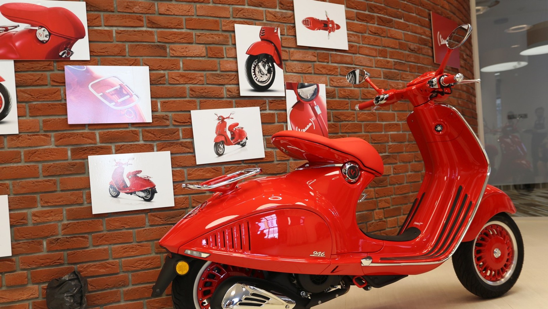 Nowa Vespa 946 w specyfikacji RED