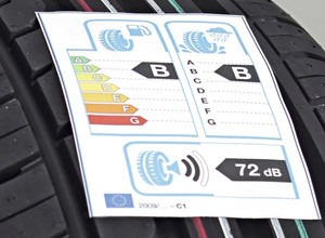 Opona to nie pralka! Wyjaśniamy, co znaczą symbole na etykiecie opony