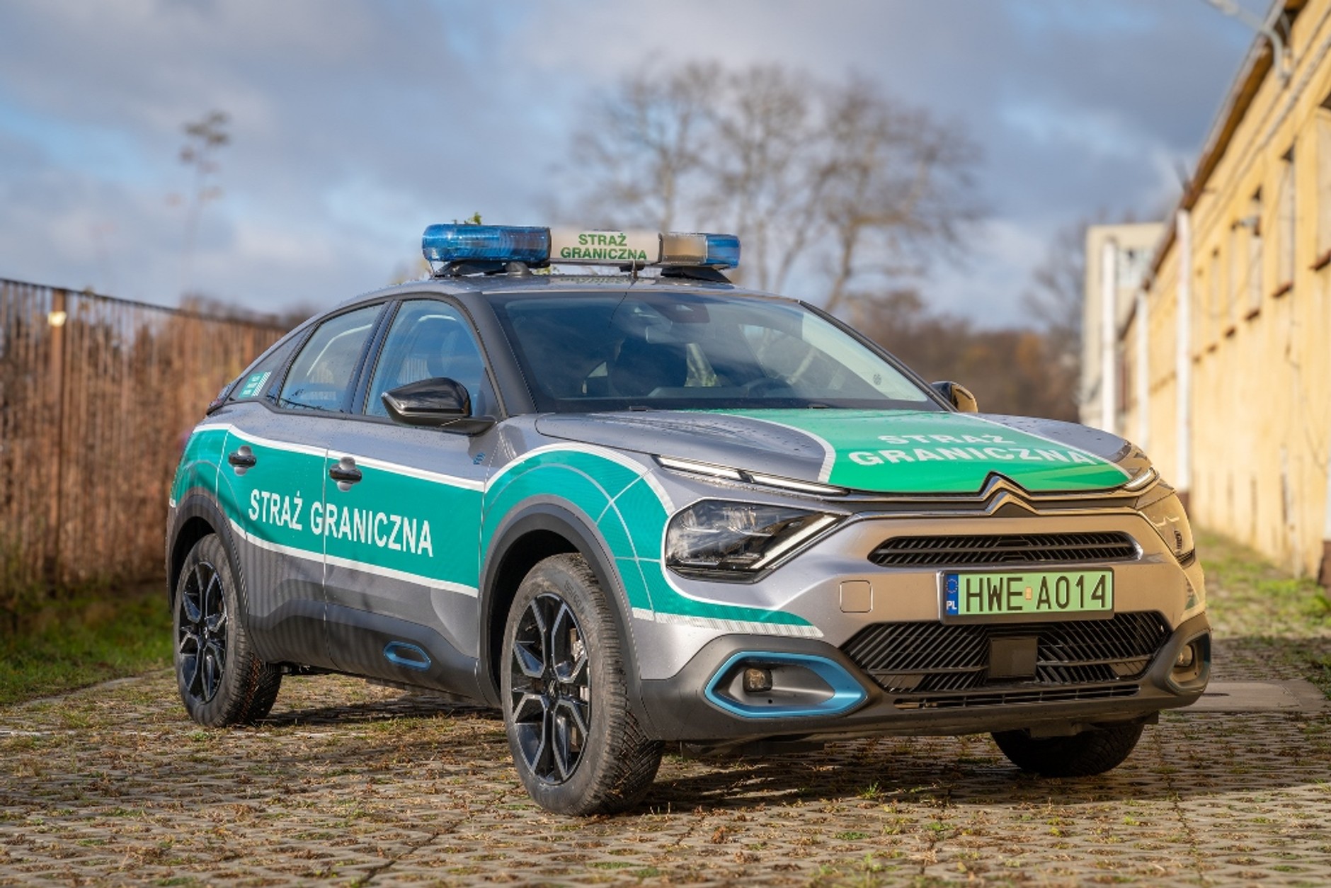 Straż Graniczna kupiła za 5,4 mln zł 27 Citroenów e-C4