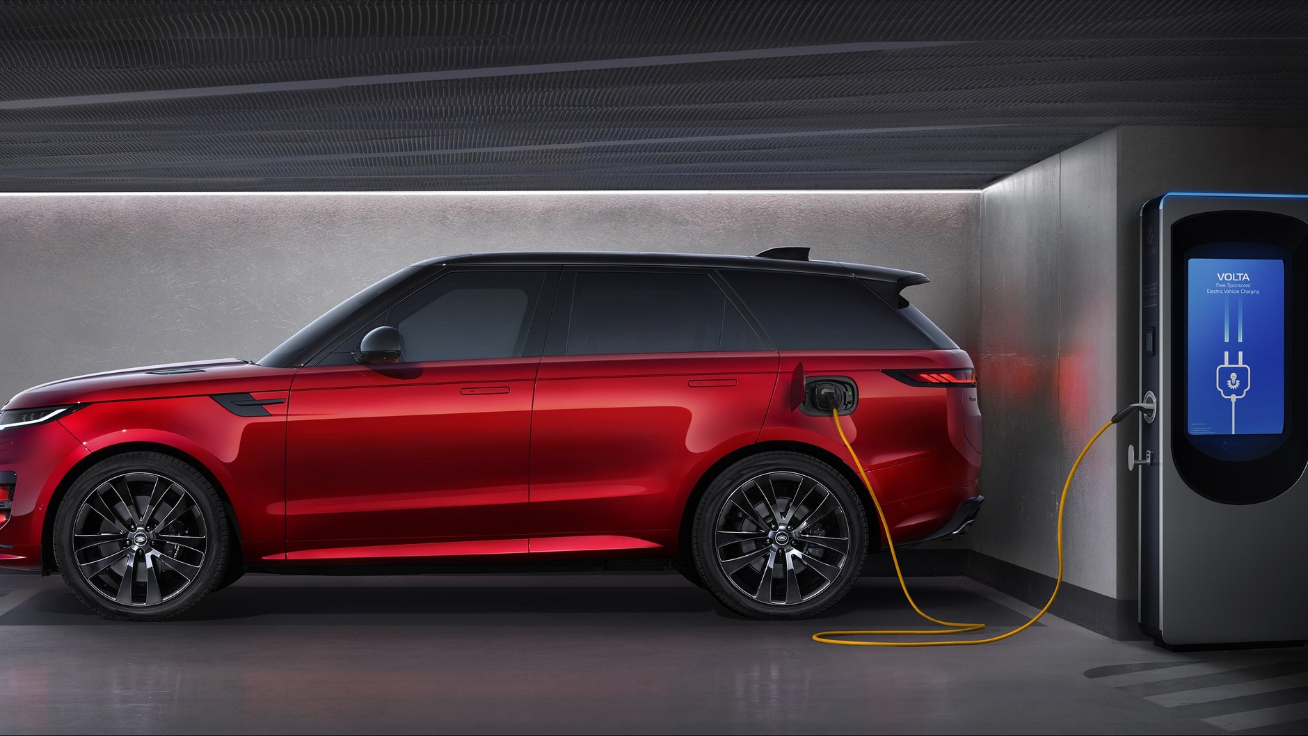 Hybryda plug-in (PHEV) to realny zasięg w trybie EV około 80 kilometrów (WLTP: 113 km). To bardzo dużo.