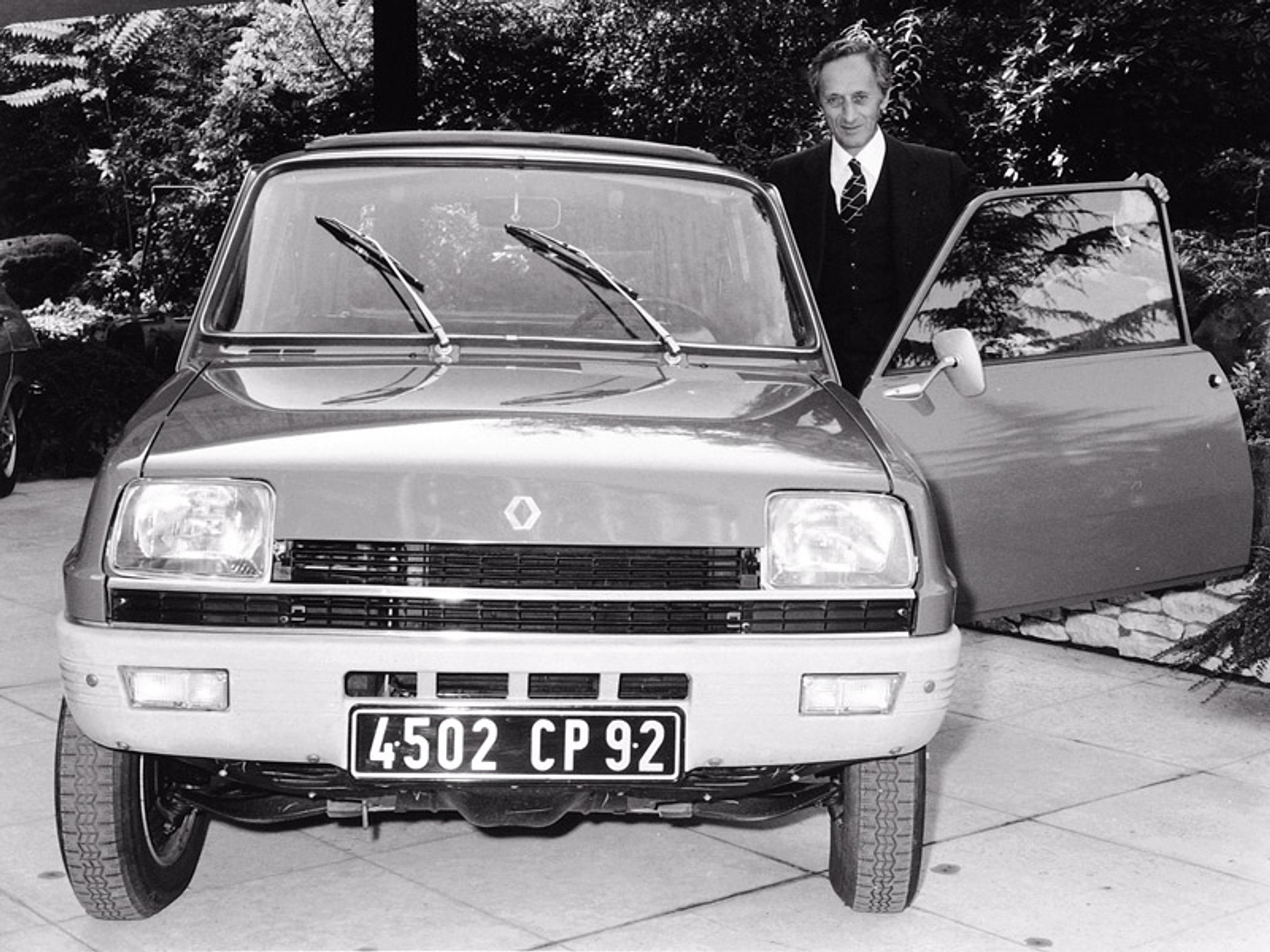 Historia Renault w fotografii (180 zdjęć z lat 1898 - 2008)