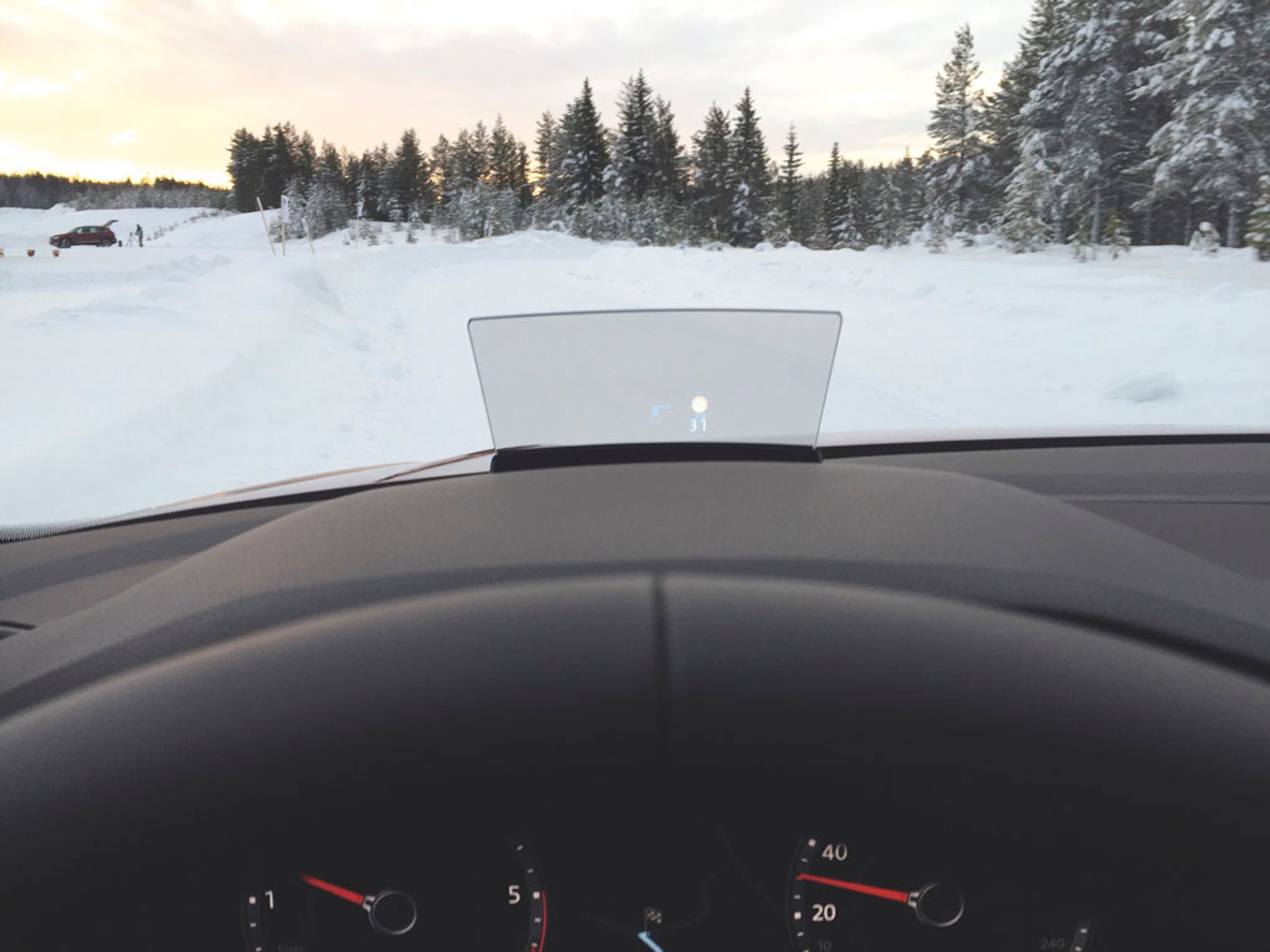 Volkswagen Tiguan - niewyraźny ekran head-up