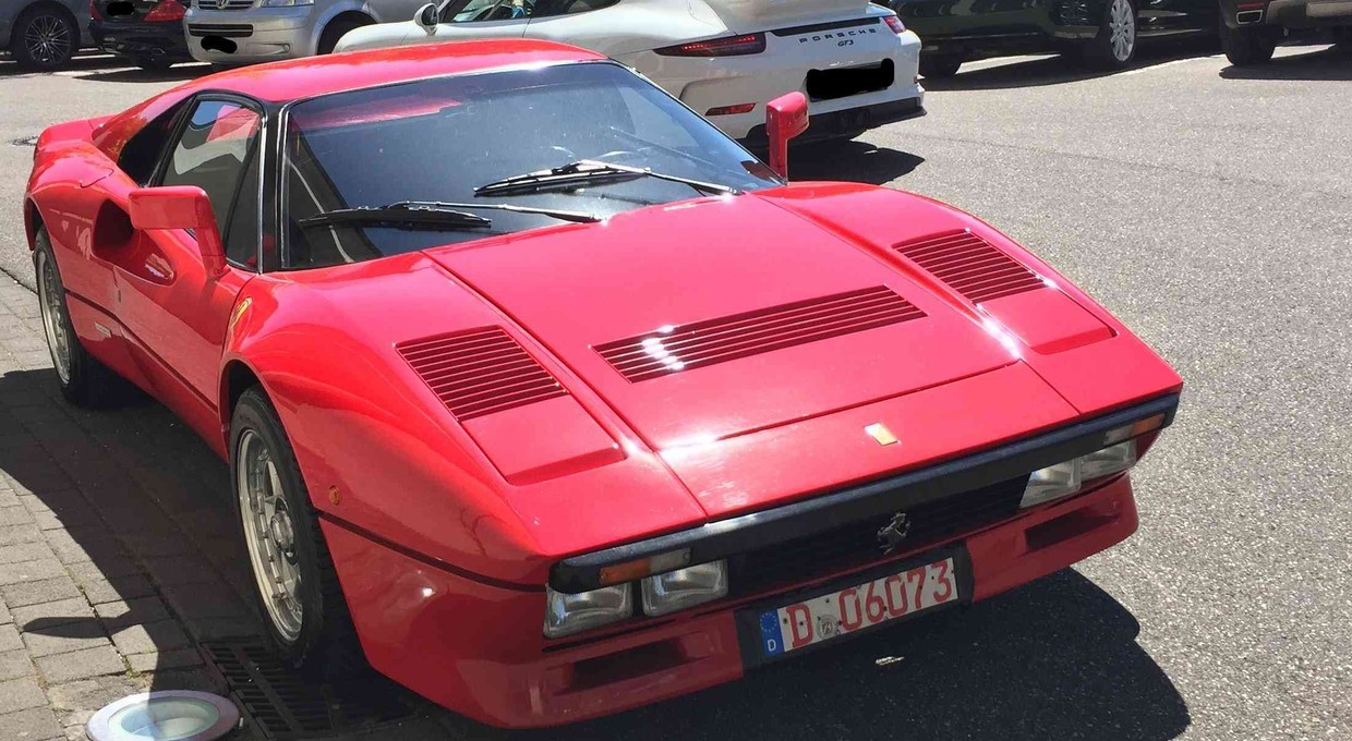 Uważaj, kogo wpuszczasz za kółko! W Niemczech skradziono Ferrari 288 GTO