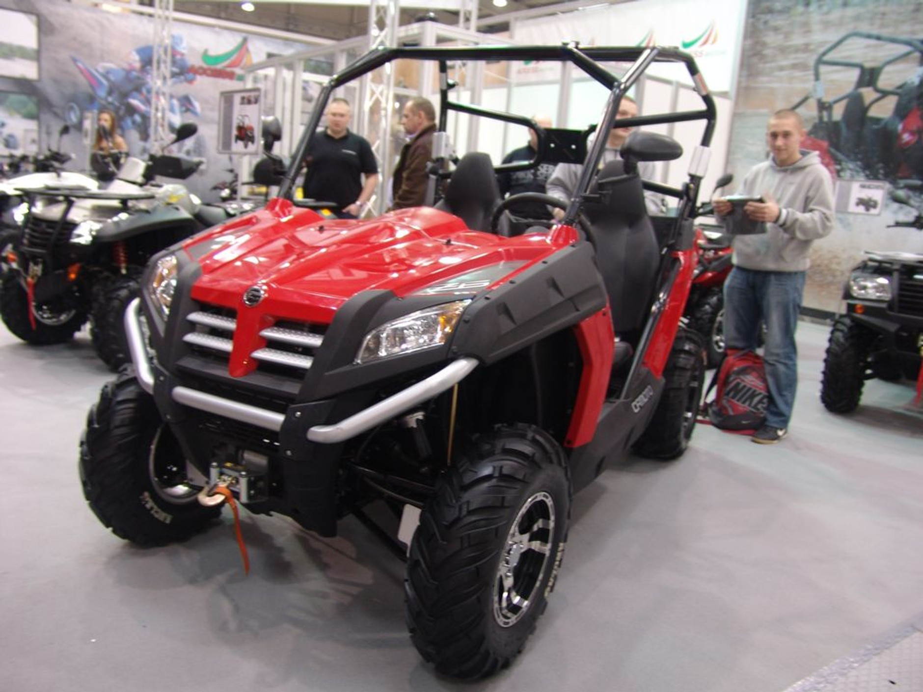 III Ogólnopolska Wystawa Motocykli i Skuterów: premiery i atrakcyjne hostessy (galeria)