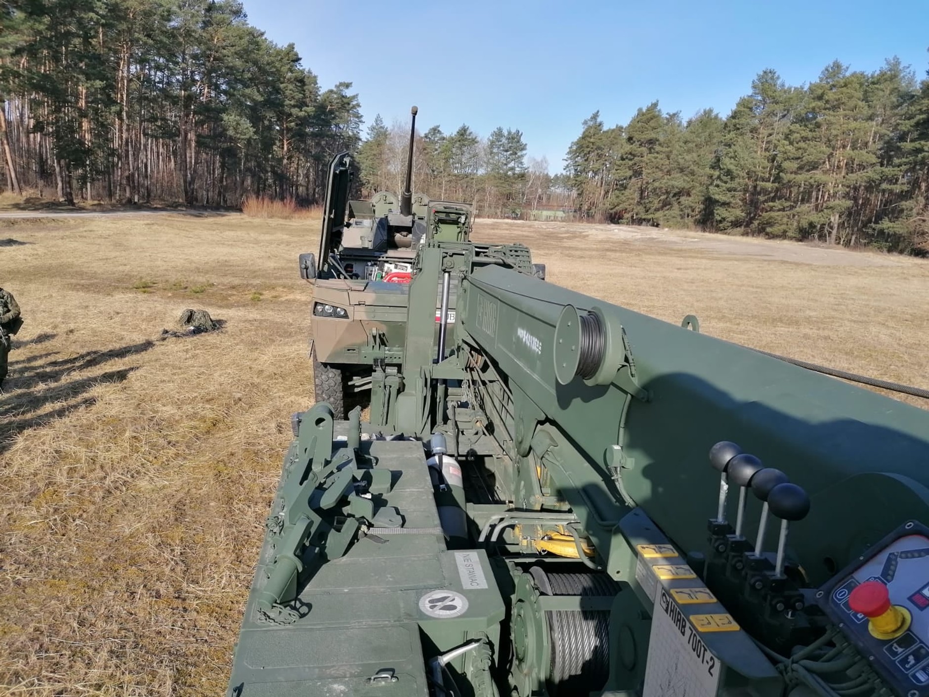 Ciężki Kołowy Pojazd Ewakuacji i Ratownictwa Technicznego (CKPEiRT) Hardun podczas ćwiczeń
