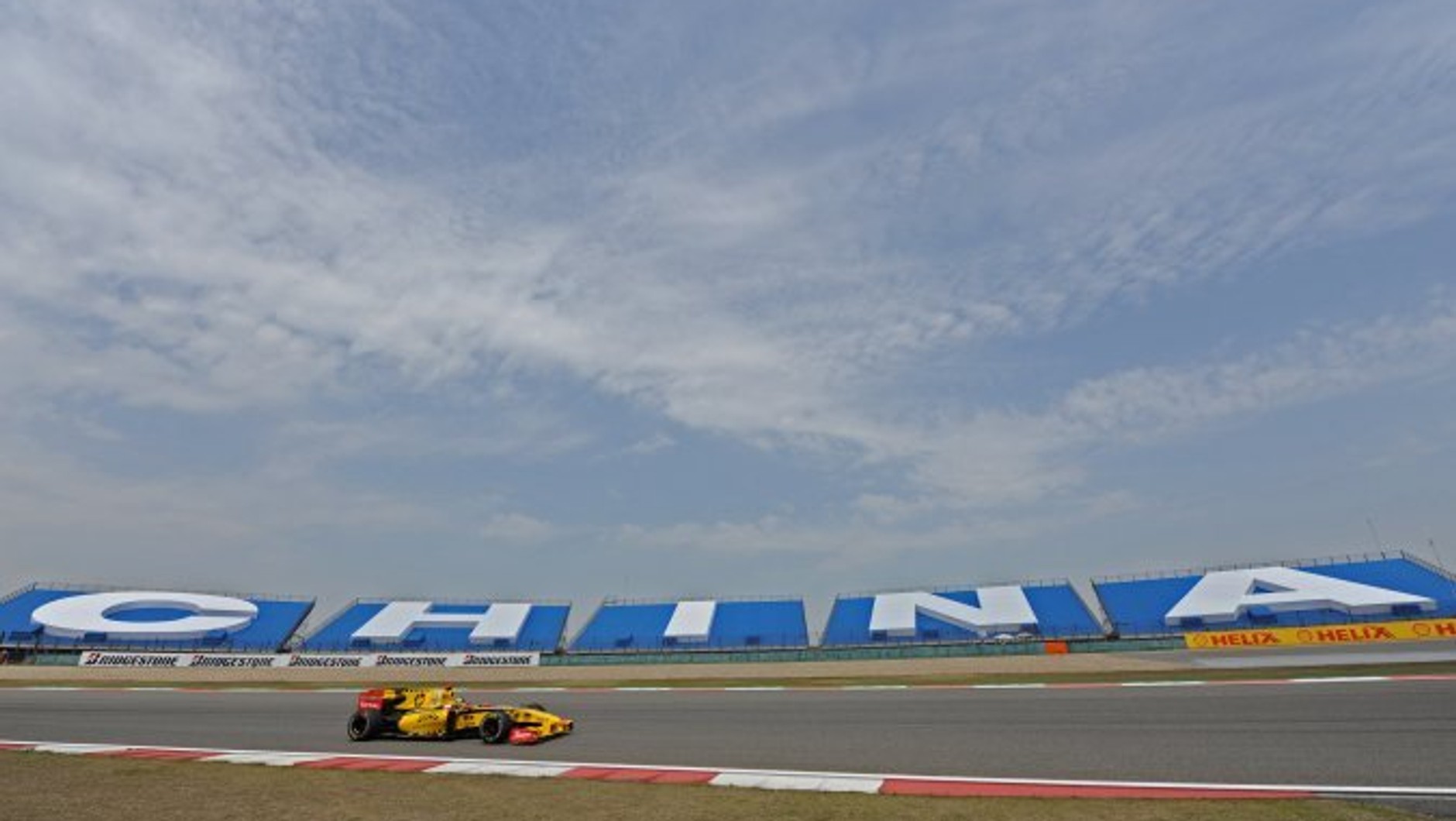 Formuła 1: szef Renault o Kubicy i Pietrowie oraz wyścigach w Chinach i Hiszpanii