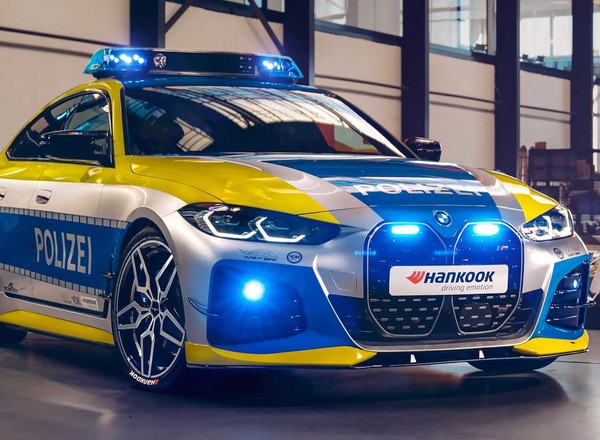 Niemcy stuningowali radiowóz. Specjalne BMW i4