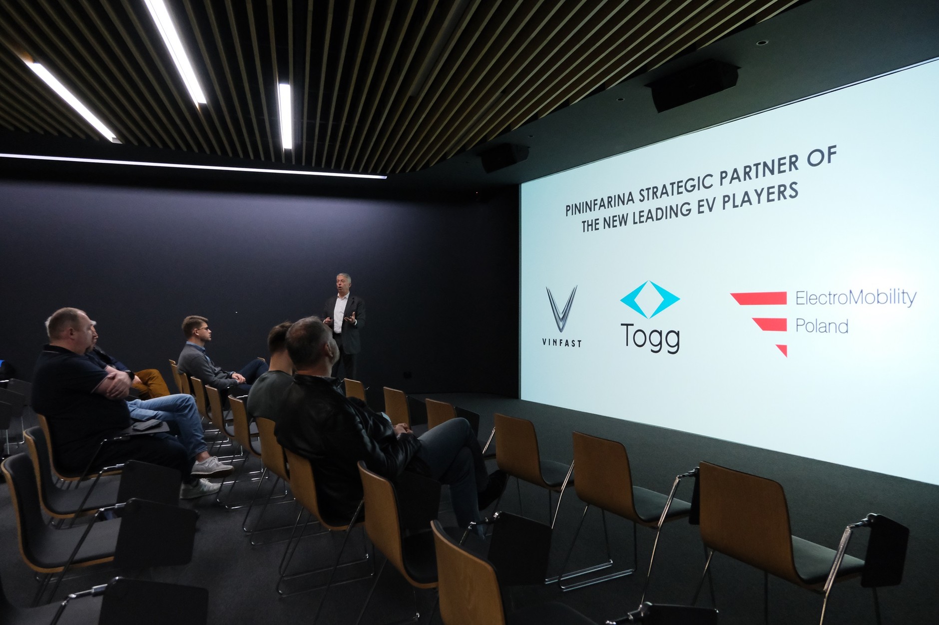 Prezentacja Pininfariny o współpracy z EMP nad Izerą