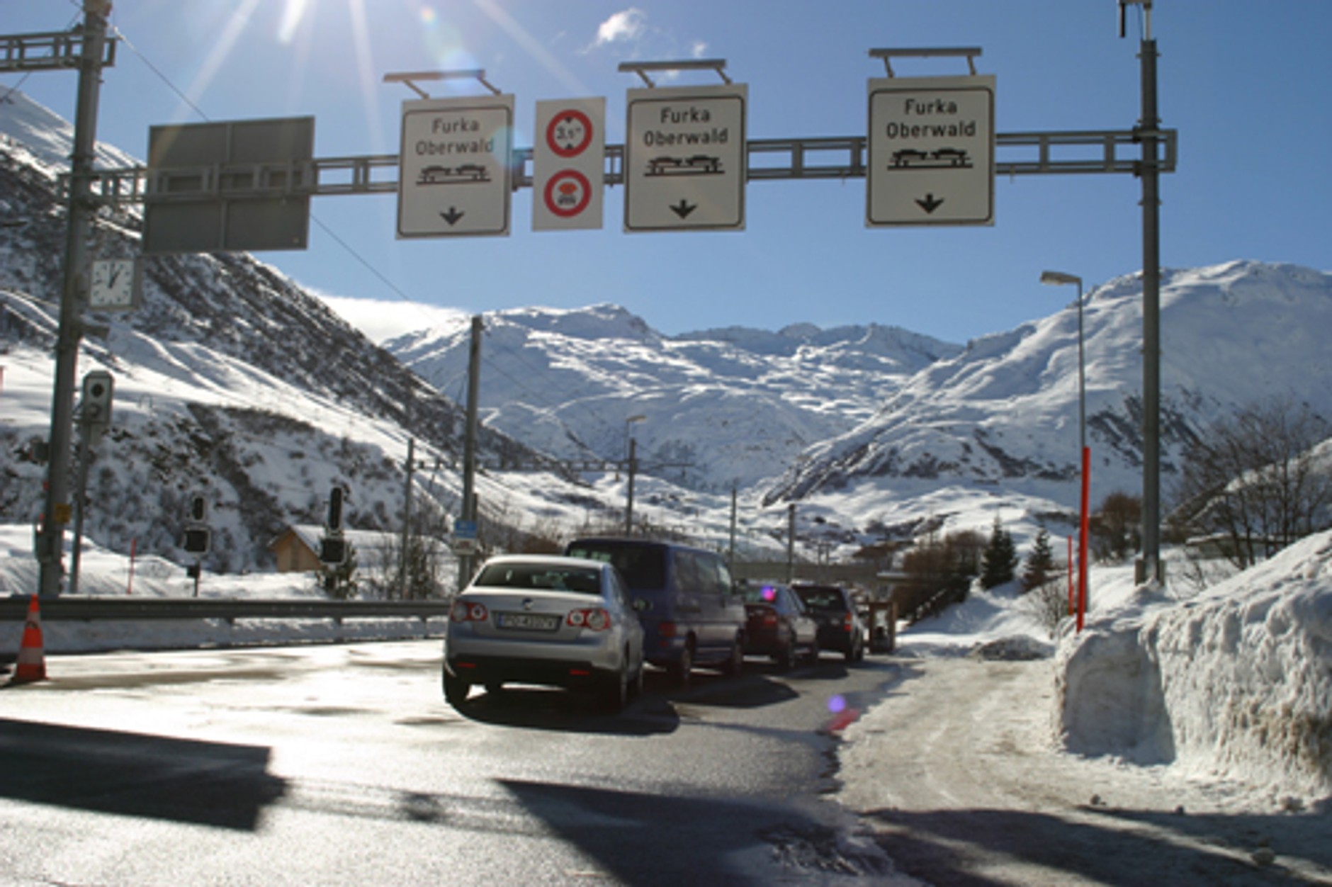 Bez mandatu za granicą