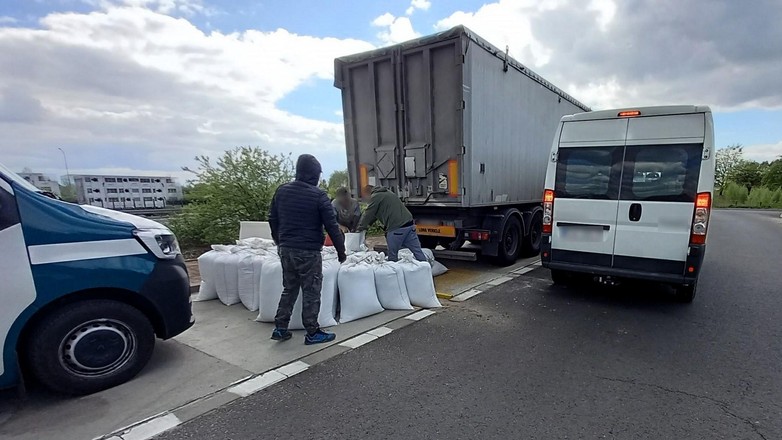 Przeciążony owsem został złapany przez ITD