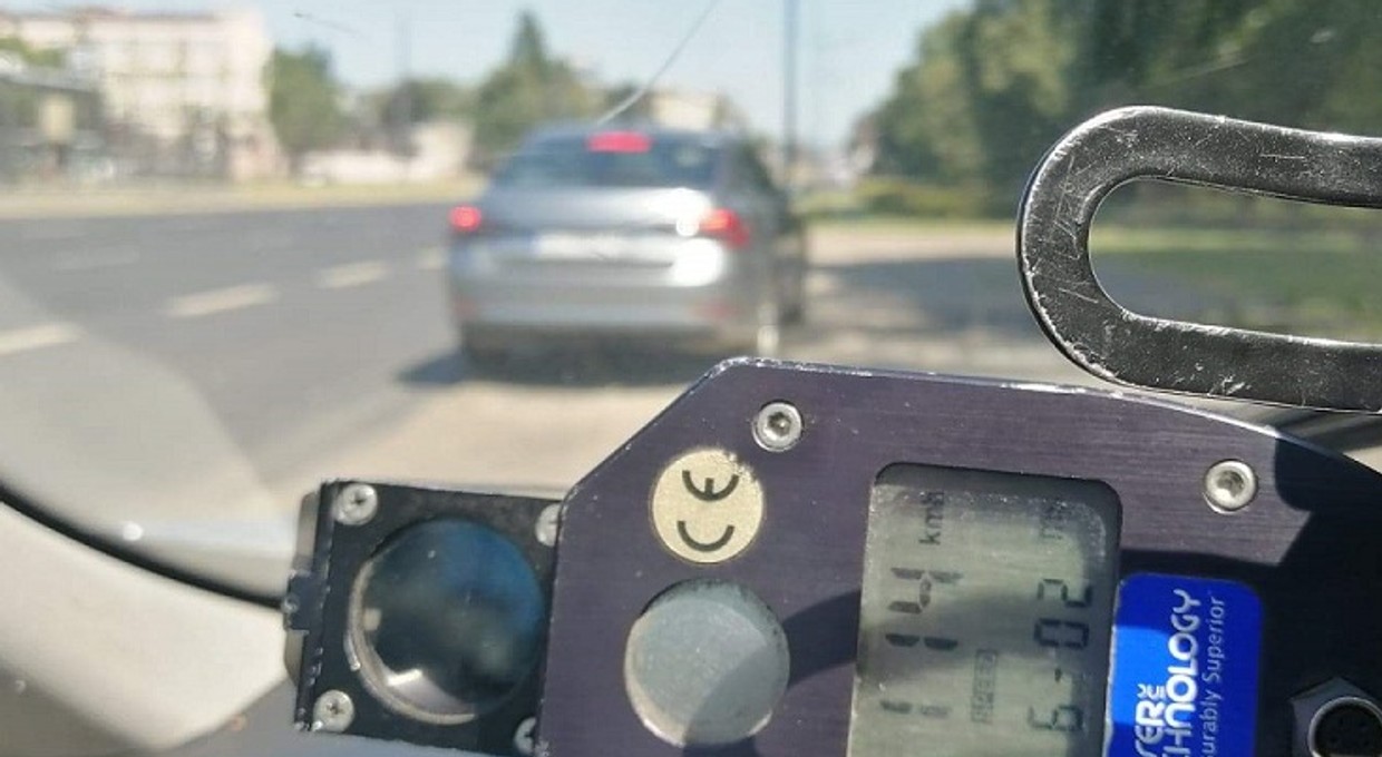 Chciał się popisać firmowym autem. Policja nie miała litości
