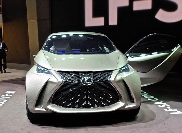 Genewa 2015 - Lexus LF-SA
