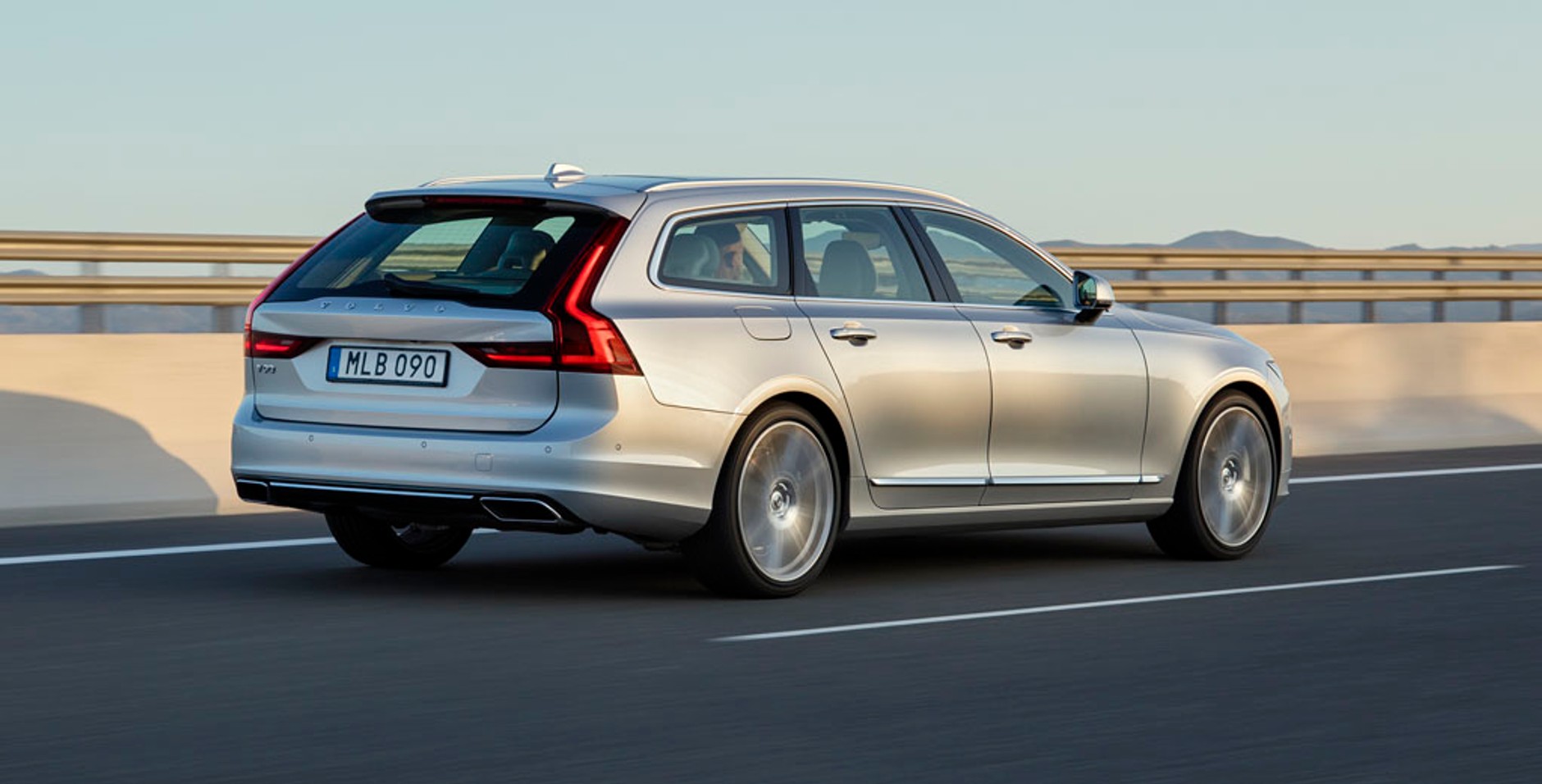 Volvo V90 D5 AWD - wielkie luksusowe kombi