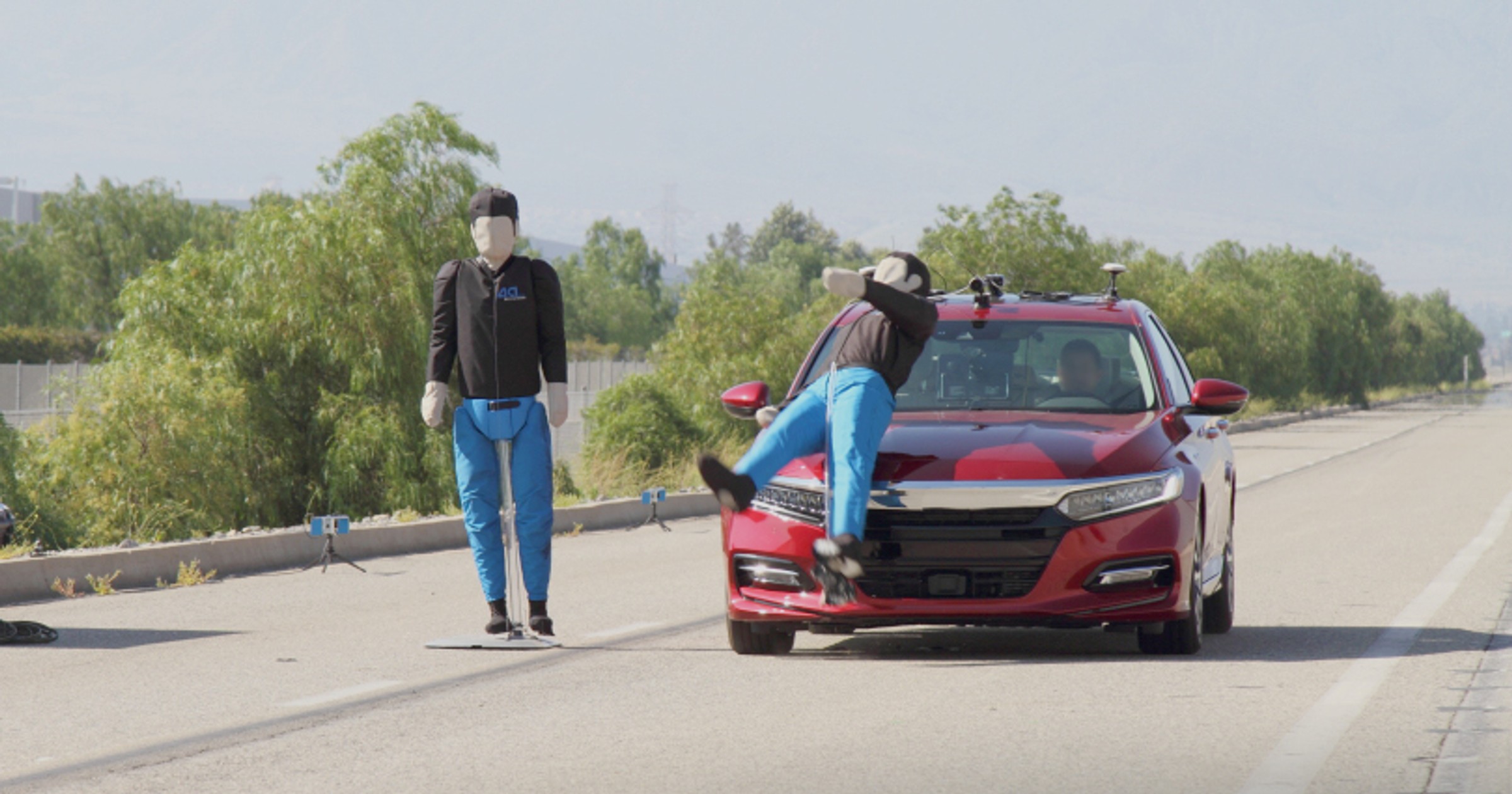 Honda Accord - test systemów wykrywania pieszych
