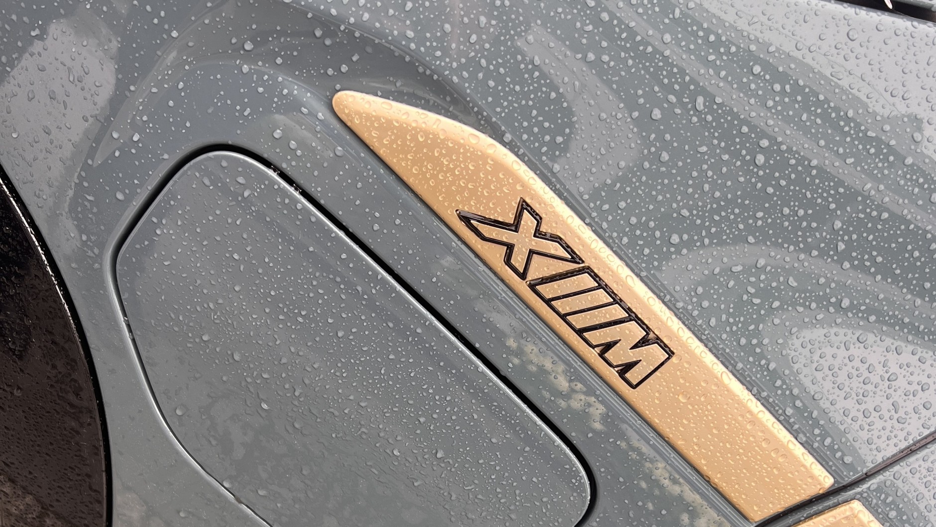 BMW XM (od 2023 r.)