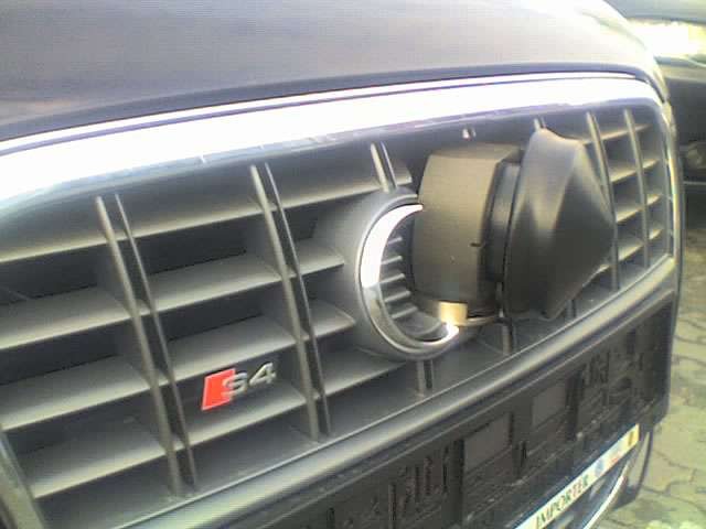 Audi S4 z radarem policyjnym