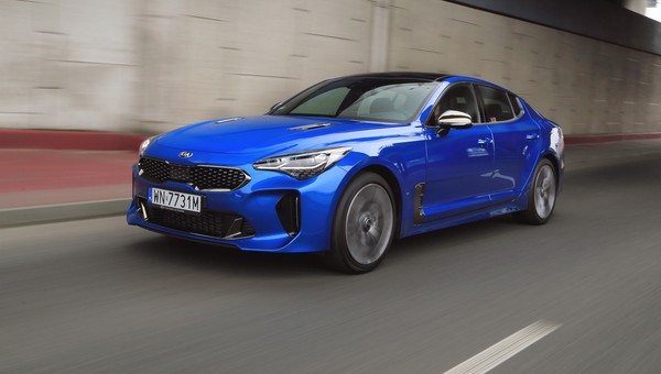 Kia Stinger może stracić moc. Ponad 900 właścicieli musi odwiedzić ASO