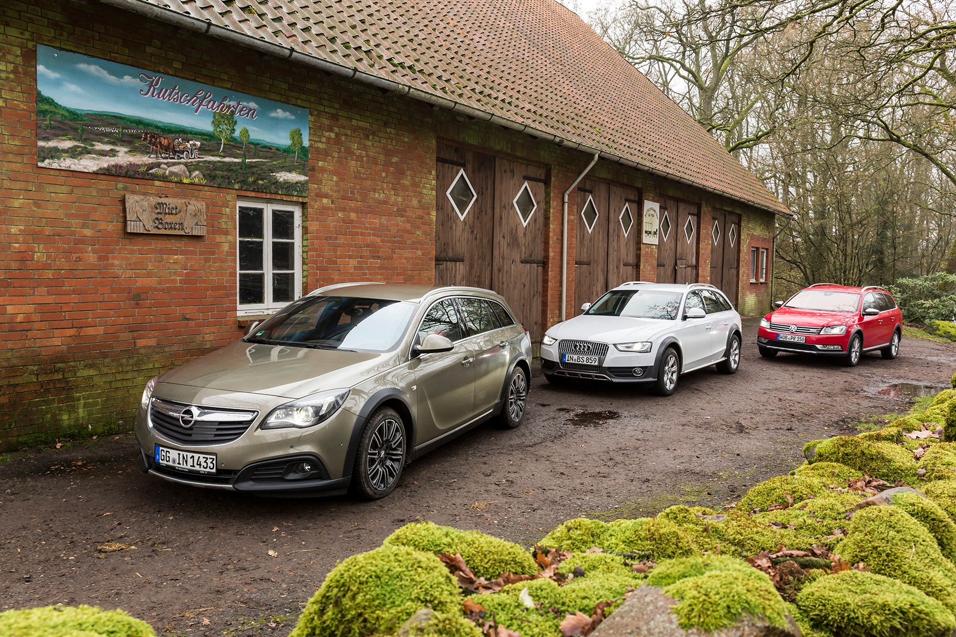 Używane kombi idealne na złe drogi - Passat Alltrack kontra A4 Allroad i Insignia Country Tourer